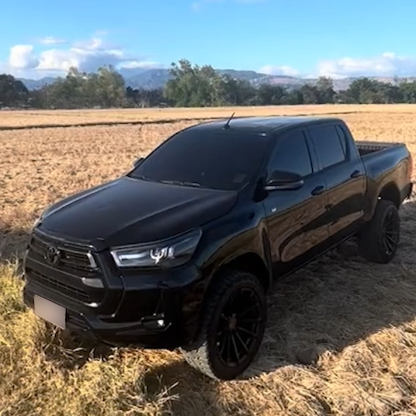 🚗 HILUX SRX 2024 ou R$ 300.000 no PIX! 💸